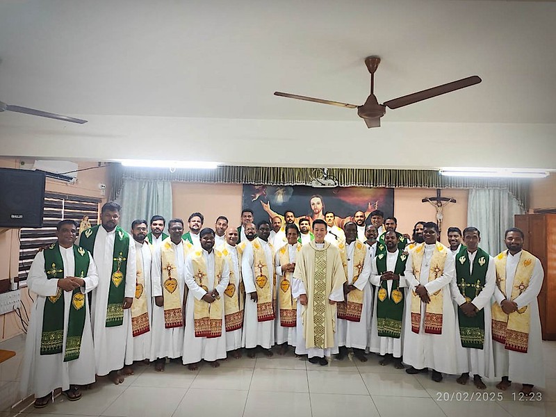 Fr Vien Leads Retreats in India for Dehonians in Jubilee Year