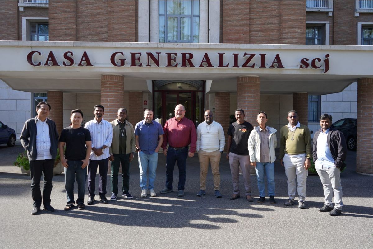 Br. Duane Lemke Joins Dehonian Secretaries for Workshop in Rome